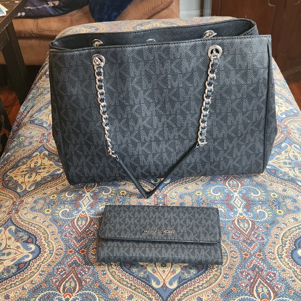 Black and gray Michael Kors purse